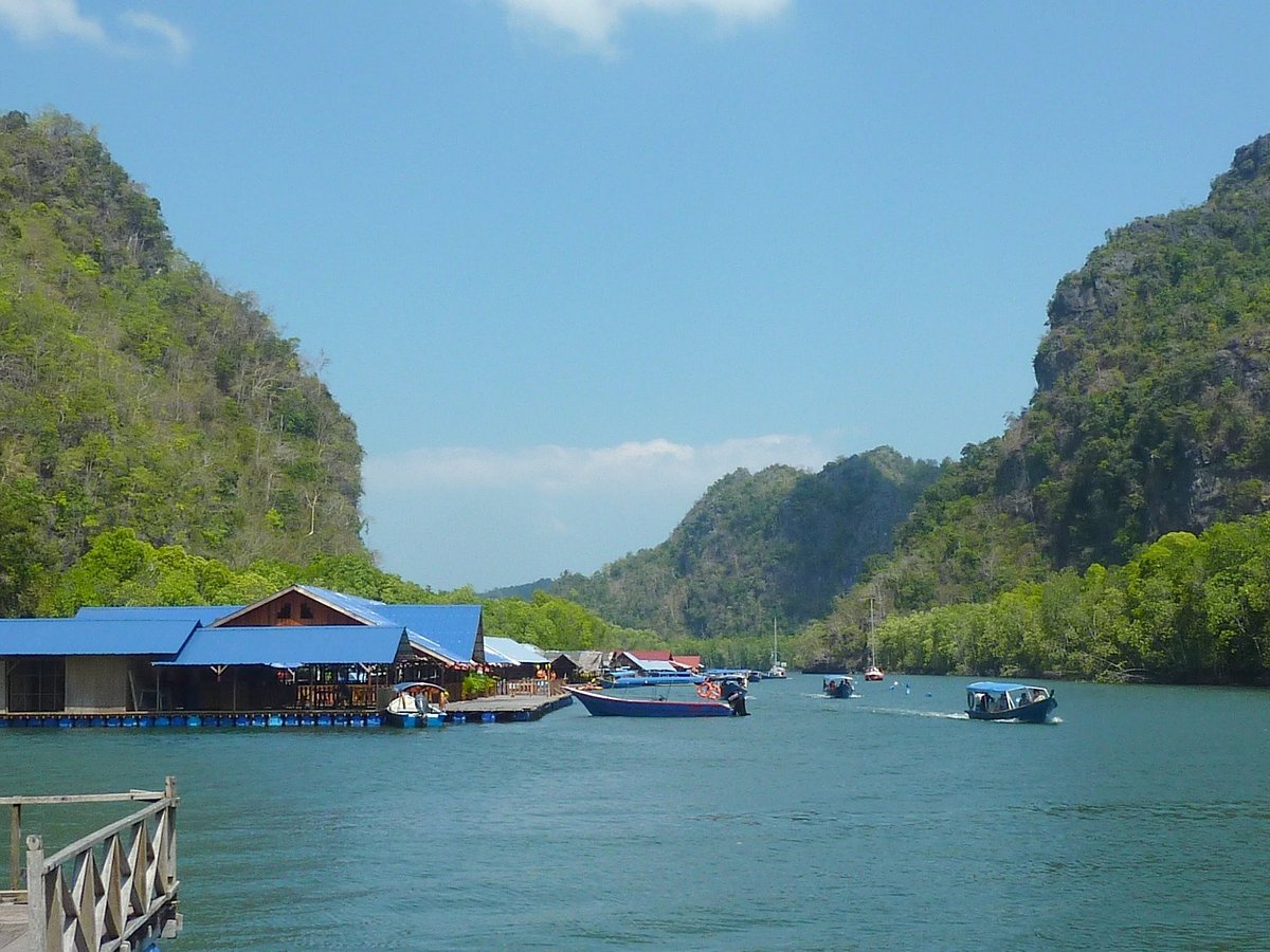 Kayaking in Kilim Mangrove